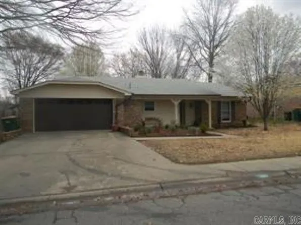 1005 S Laredo Ave, Russellville, AR 72801