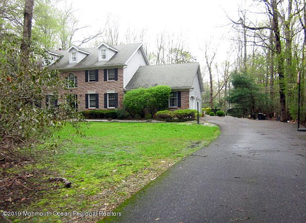 2nd image of 33 Hemlock Dr