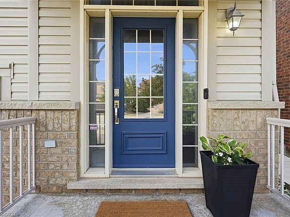 2nd image of 221 Nisbet Blvd