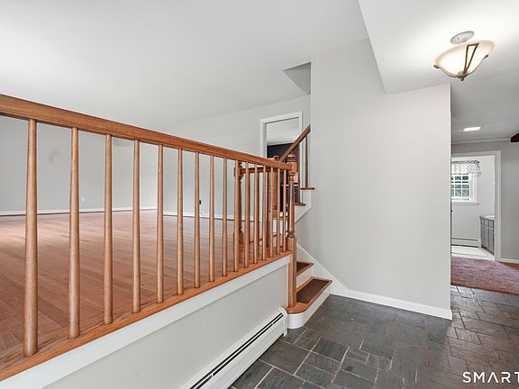 3rd image of 8 Lionel Drive