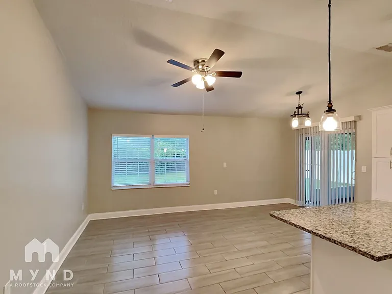 1339 Primrose Ct — Photo 4