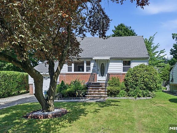 3rd image of 161 Brookdale St