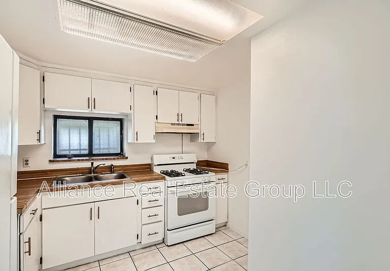 2827 California St — Photo 7