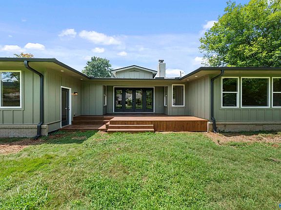 5th image of 1810 Ballard Dr SE