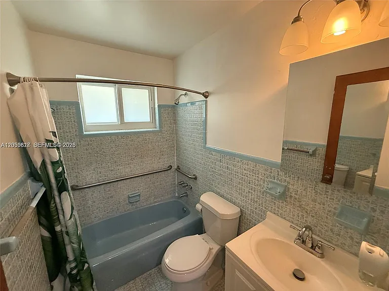 221 NE 1st Ter #2 — Photo 11