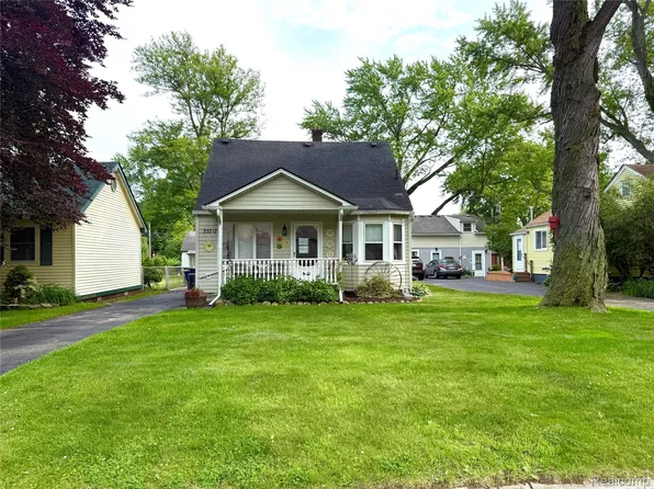35717 Columbia Ave, Westland, MI 48186