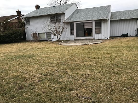 2nd image of 122 Bayside Dr
