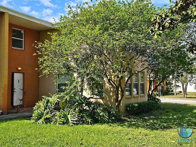 1365 Drew St — Photo 14