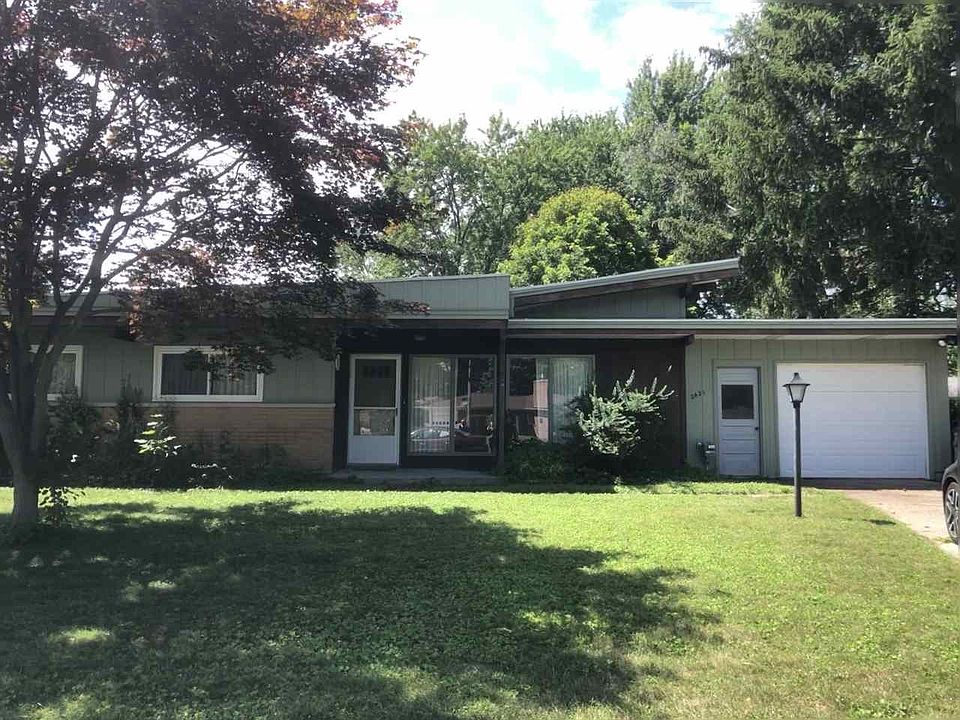 1st image of 2421 Dow Pl