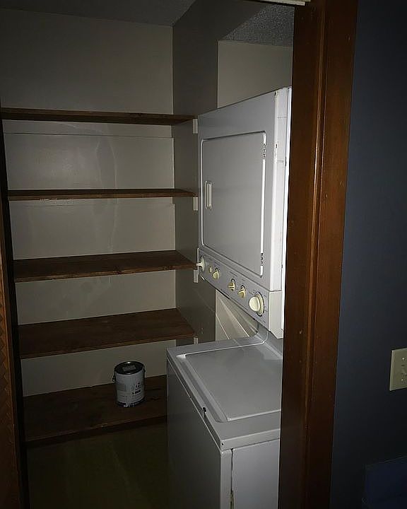 2nd image of 501 Boone Hill Rd