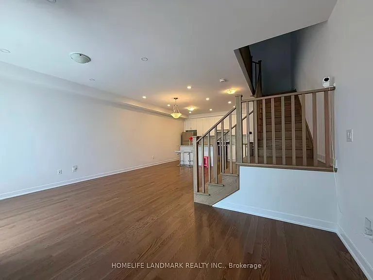 111 Anna Russell Way — Photo 10