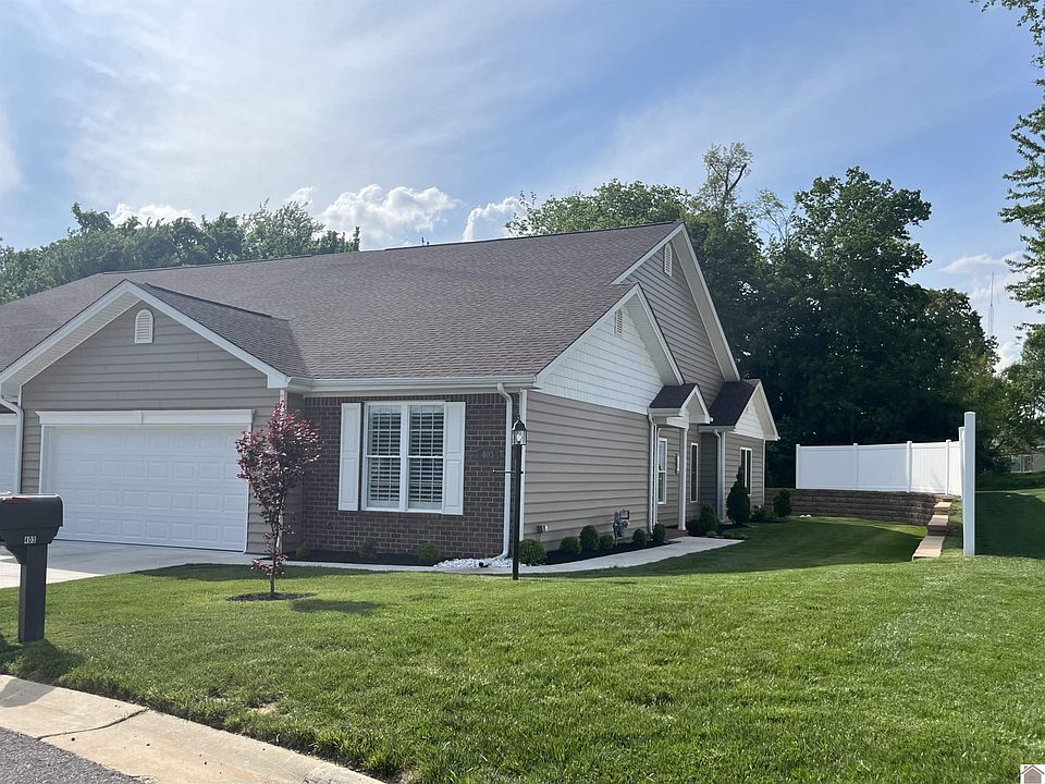 1st image of 403 Villa Ridge Dr