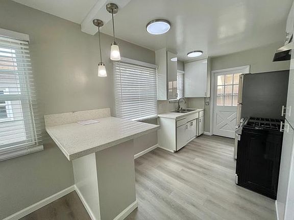 4th image of 4331 Bancroft St