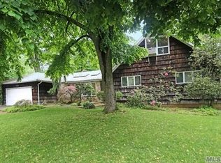 100 Oak Dr, Roslyn, NY 11576