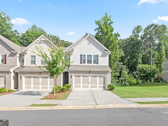 3rd image of 170 Camden Park Dr