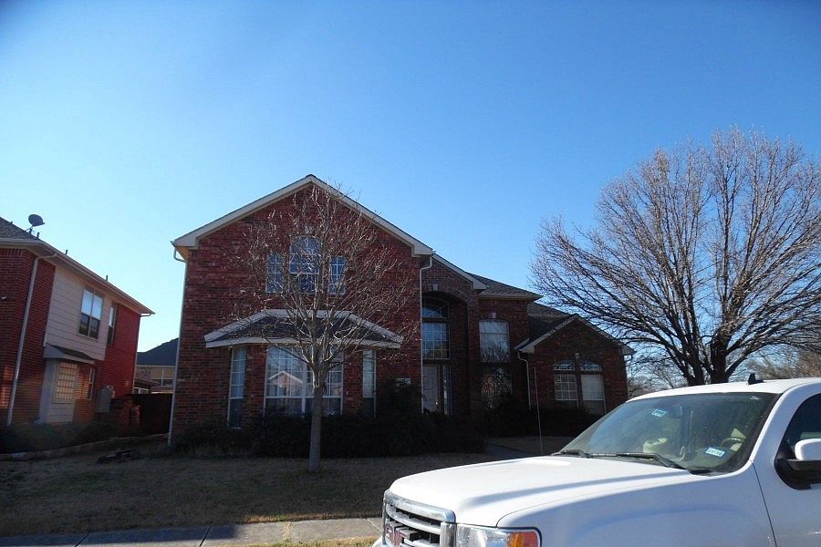 1st image of 2328 Meredith Ln