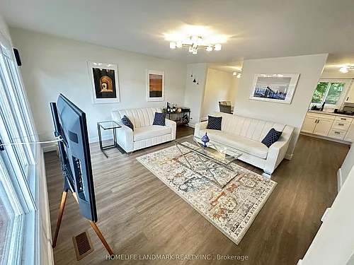754 Parkview Cres Photo 1