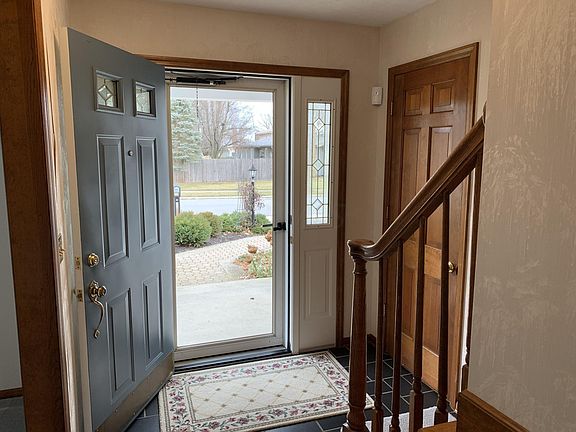 2nd image of 1579 Vinton Ave
