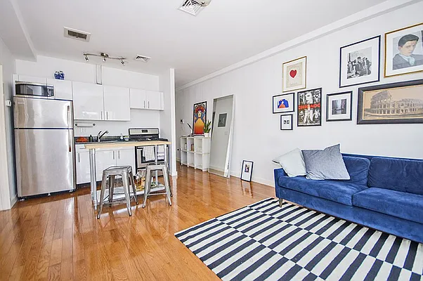 Rented by Level Group | media 14