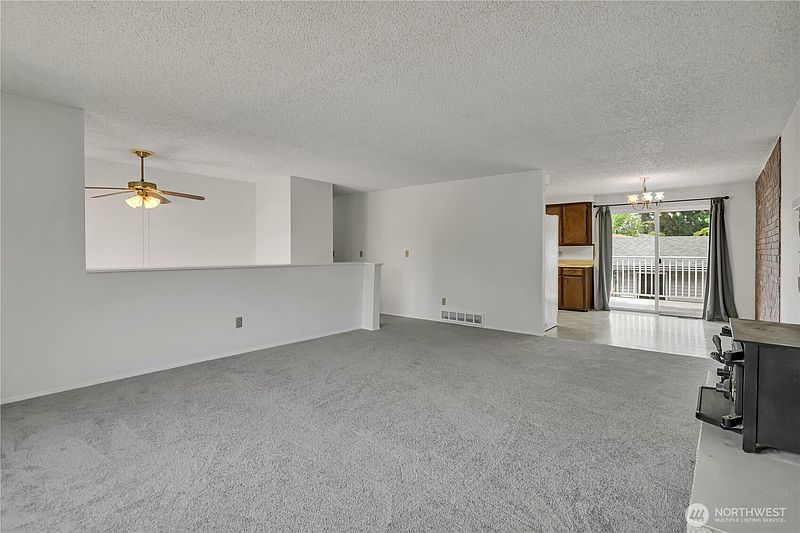 3rd image of 10074 SE 213th Place