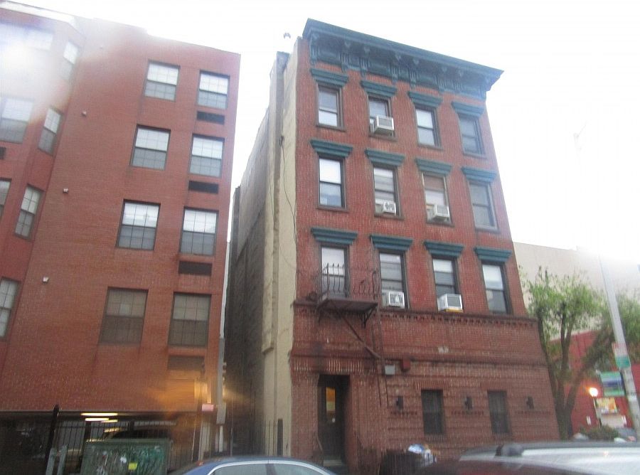 2nd image of 650 1st St APT 4