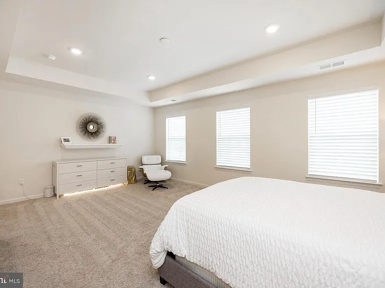 427 Lee Pl — Photo 23