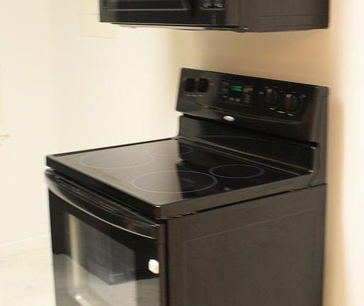 5th image of 309B Carver Ln