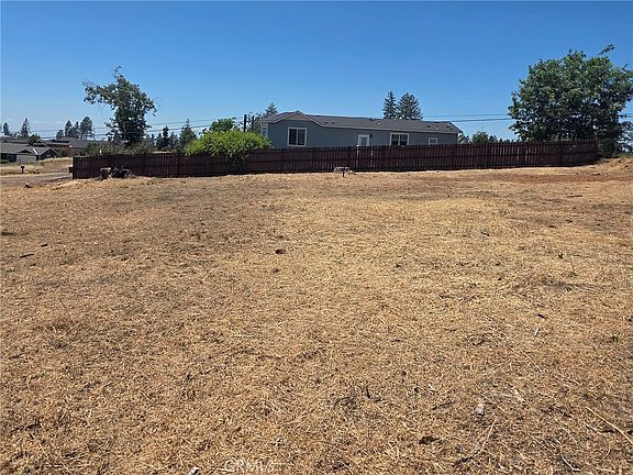 4th image of 661 Baker Dr