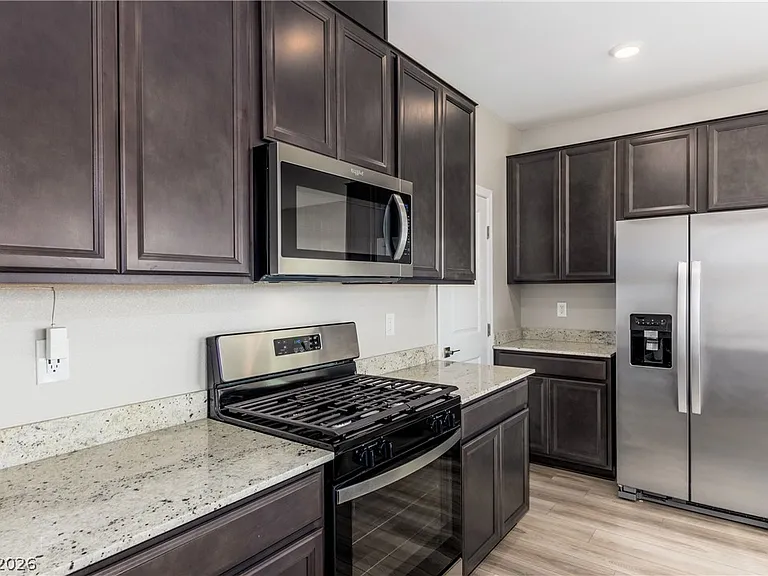 2280 Teatro Ave — Photo 10