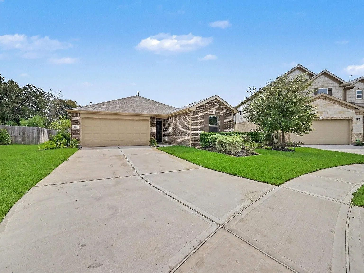 3 bed, 2.0 bath, 1631 sqft, $2,000 — Photo 2