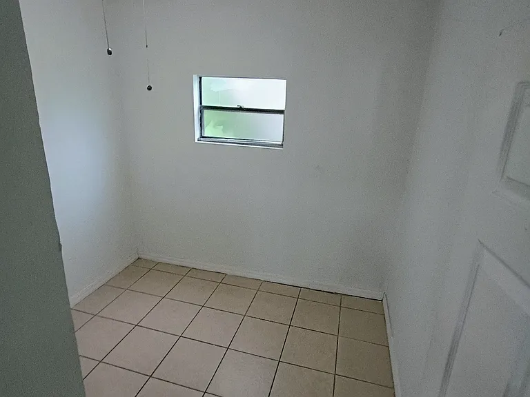 Second room/segundo cuarto.