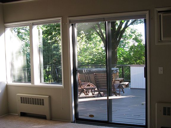 Master w/private deck and spa