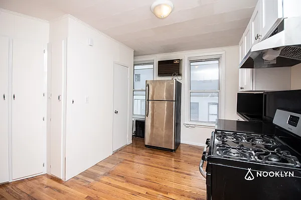 Rented by Nooklyn NYC LLC | media 11