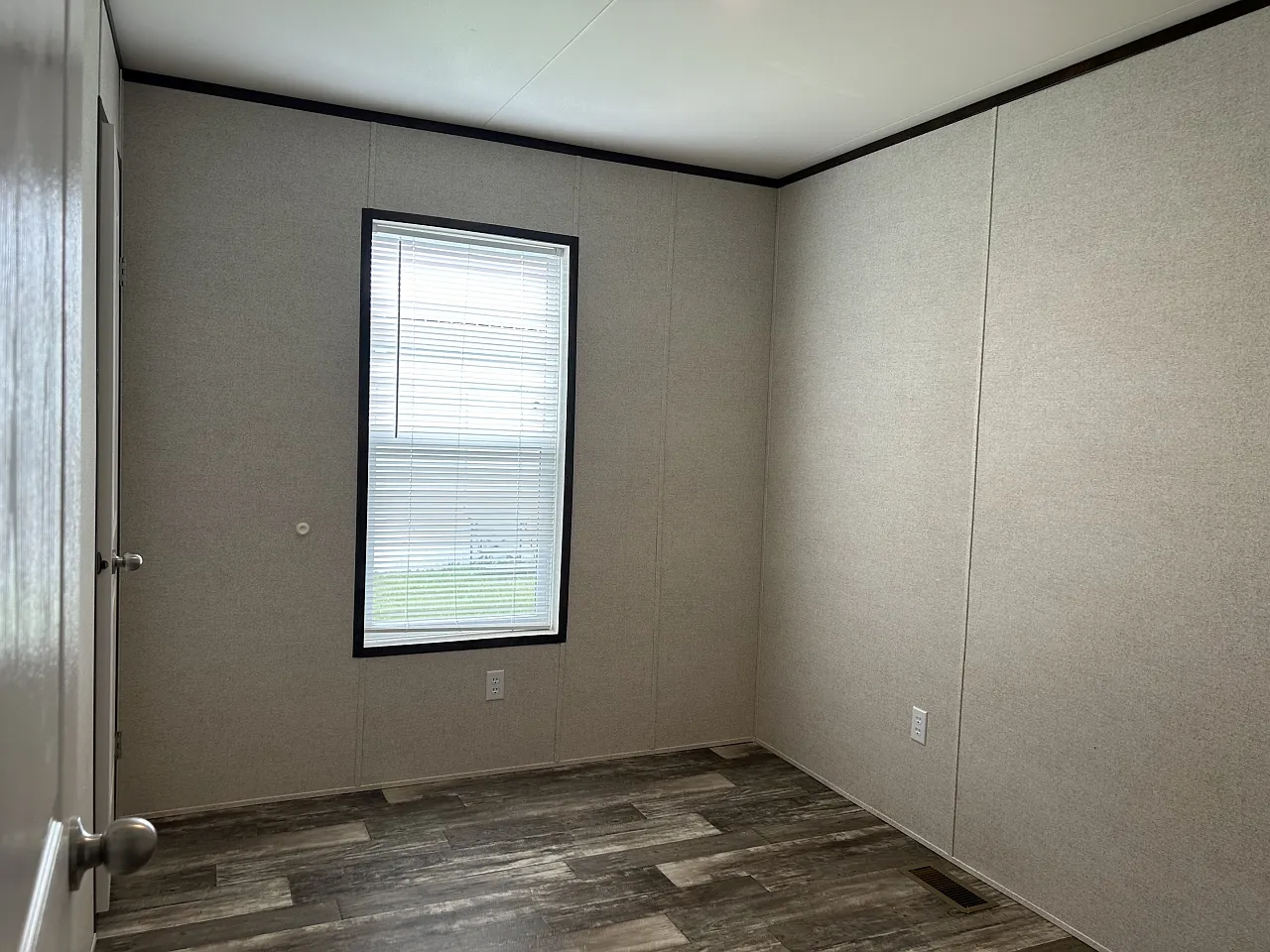 Stonecrest Manor — Photo 3