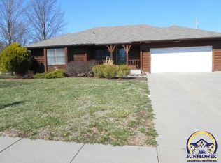 300 NE Oak Ln, Topeka, KS 66617