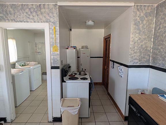 4th image of 520 Champlain Street