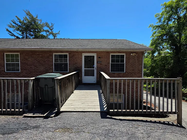 803 Roanoke Blvd — Photo 1