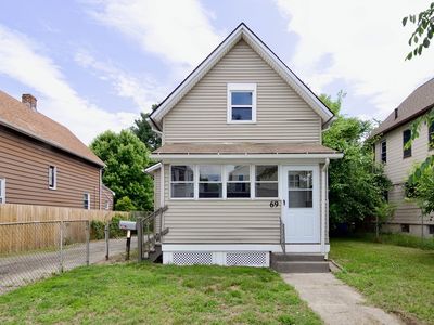 69 Manhattan St, Springfield, MA, 01109