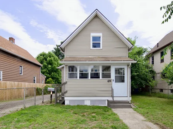 69 Manhattan St, Springfield, MA 01109