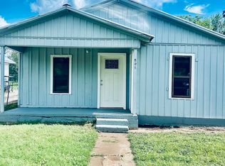 521 McKee St, Seguin, TX 78155