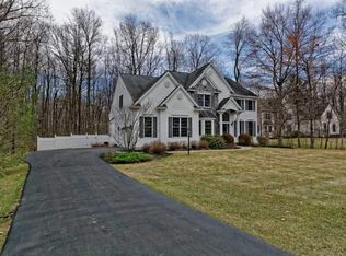 2 Davenport Cir, Clifton Park, NY 12065