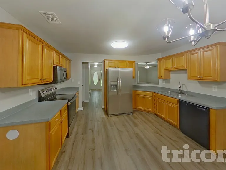 210 Signet Ct — Photo 5