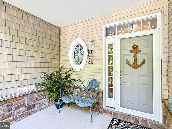 3rd image of 66 Windward Dr