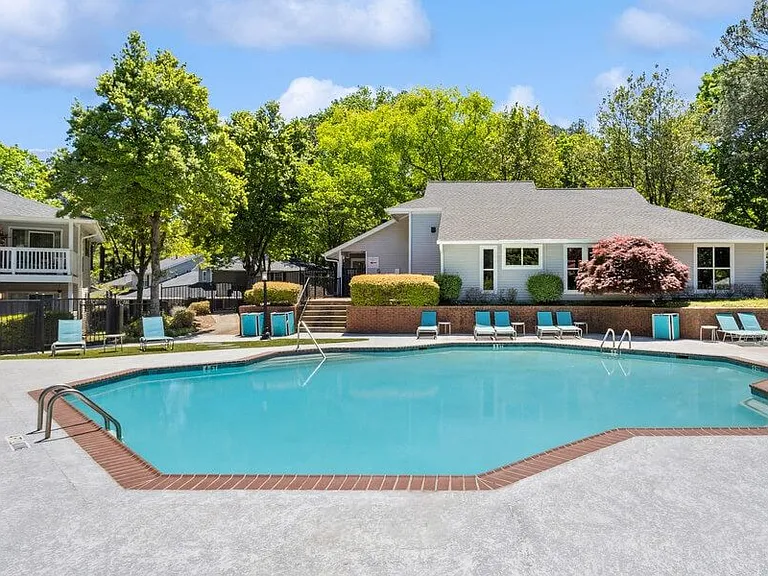2311 Dunwoody Xing — Photo 20