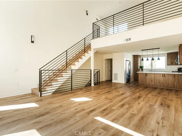 5623 N Bella Blanco Dr, North Hollywood, CA 91601