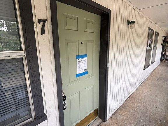 3rd image of 614 W Cleveland St APT 7