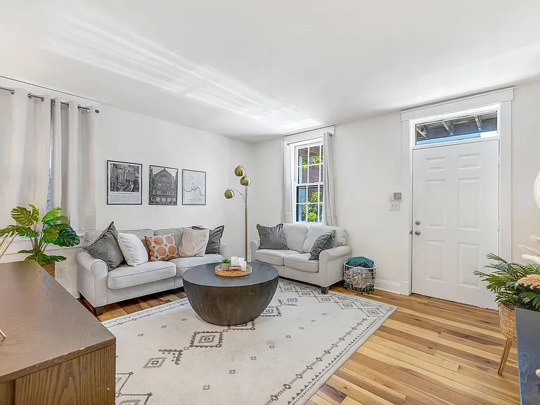 1410 Mansfield St — Photo 27