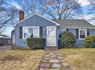 9 Cedarcrest Dr, Pawtucket, RI 02861
