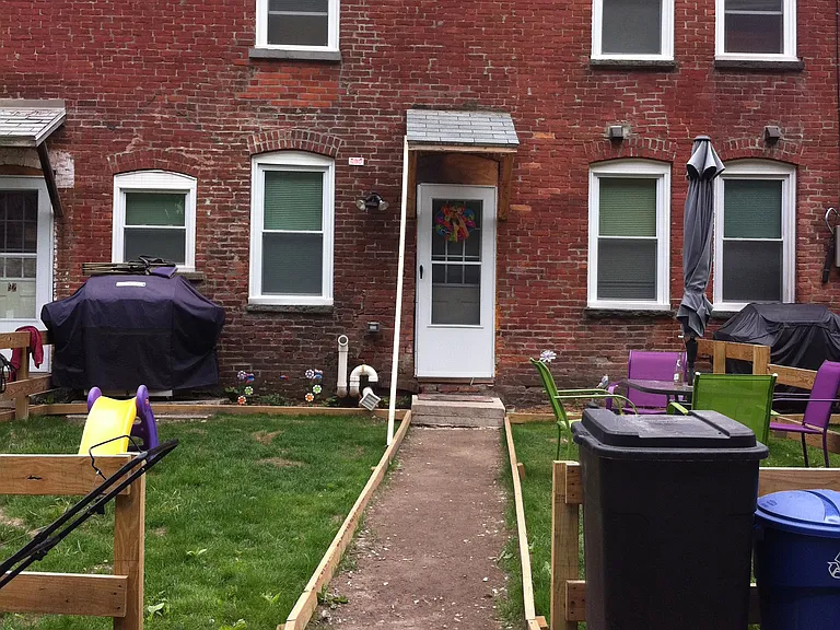 Columbia St — Photo 15