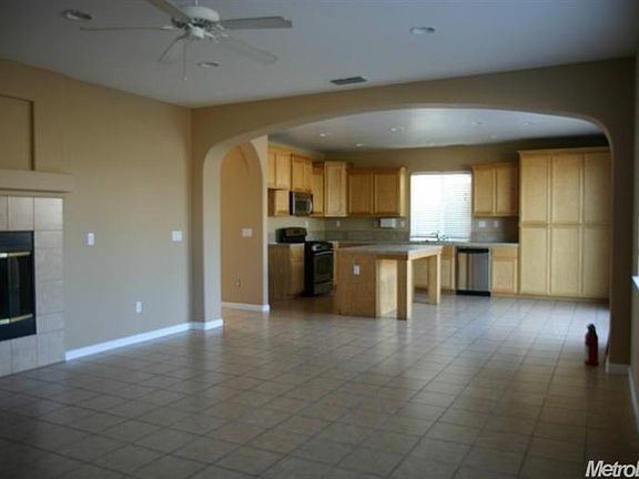 4th image of 8891 Bergamo Cir